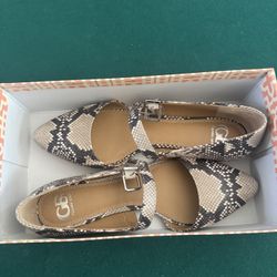 Gianni Bini LUV 2KNOW Snakeskin Flats Size 10M Pointed Toe Mary Jane Style