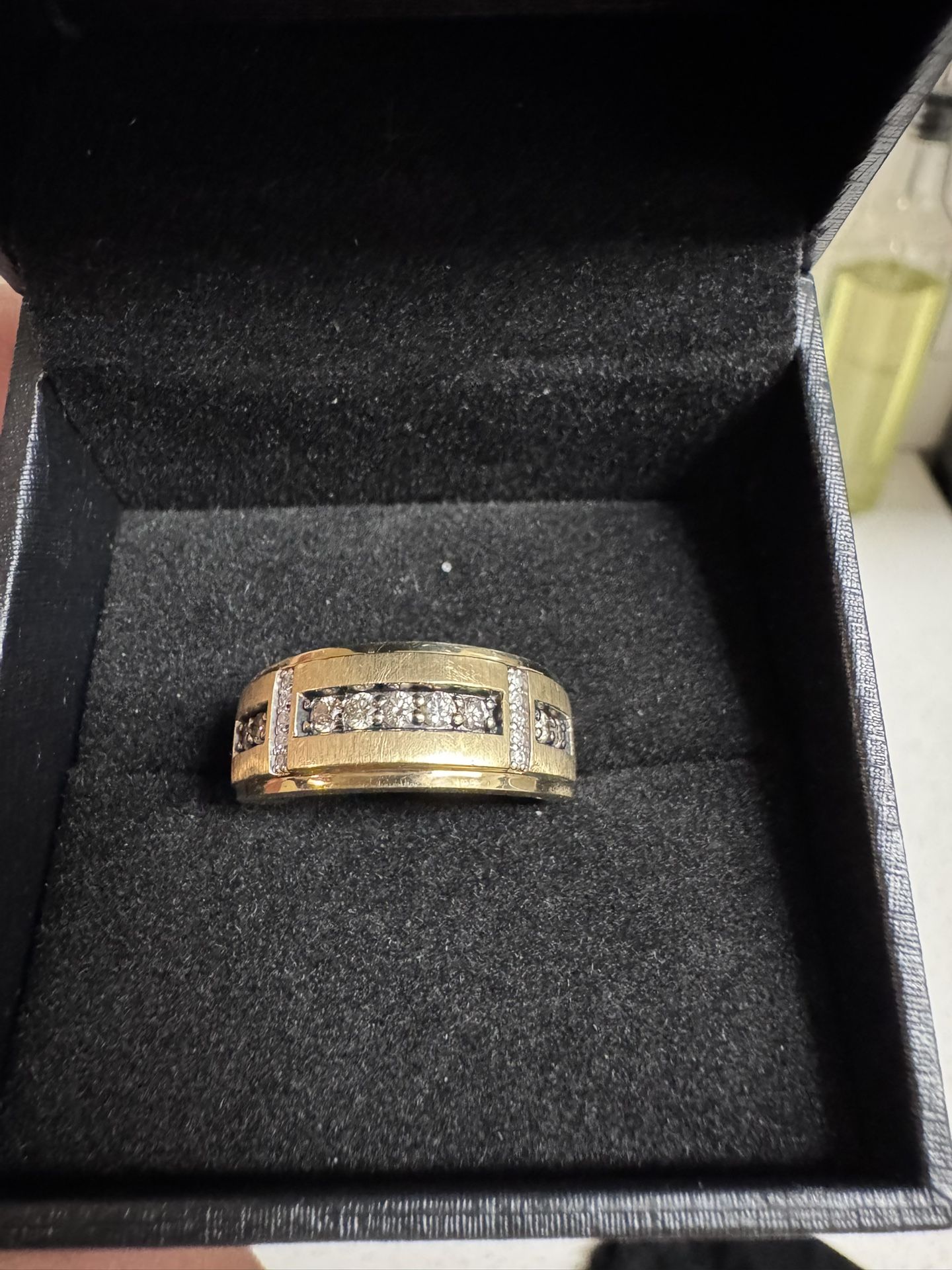 Now + Forever Men's Brown & White Diamond Wedding Band 1/3 ct tw Round-cut 10K Yellow Gold