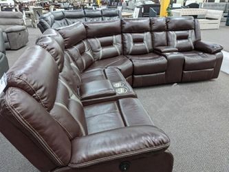New power recliner sectional couch / free delivery