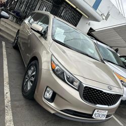 2015 Kia Sedona 