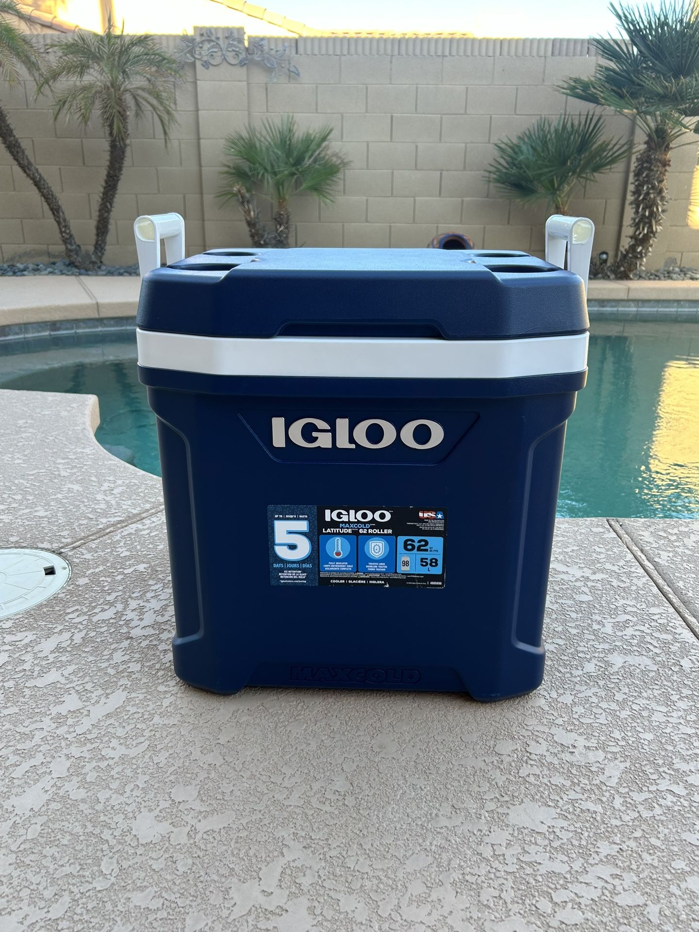 Igloo MaxCold Latitude 62 QT Rolling Cooler Dark Blue New