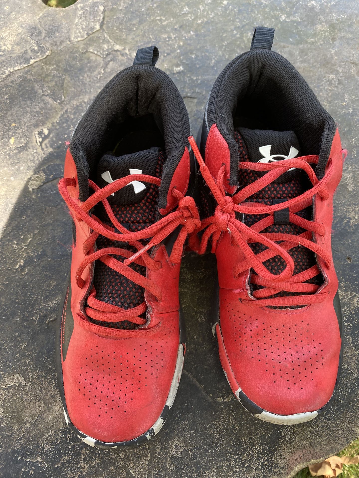 Under Armour- Boys Shoes