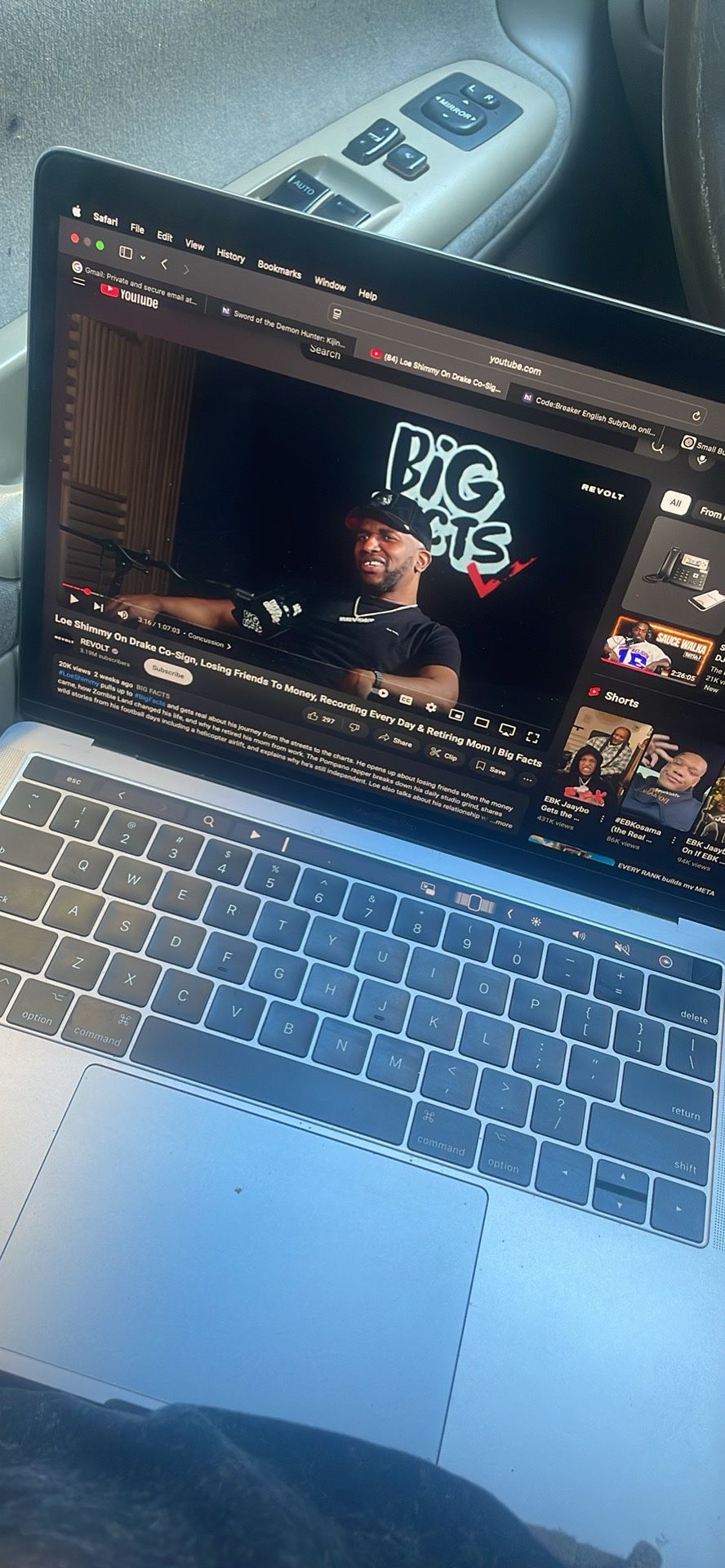 macbook pro 13 8' 2017 four thunderbolt 3 ports 3.1 GHz