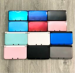 Nintendo 3DS With Games and Charger