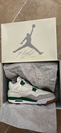 Nike SB Jordan 4 Retro US11 NEW