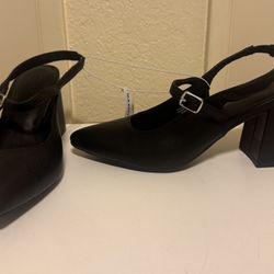 NWT Old Navy Black Pointed-Toe Slingback Heels, Size 6