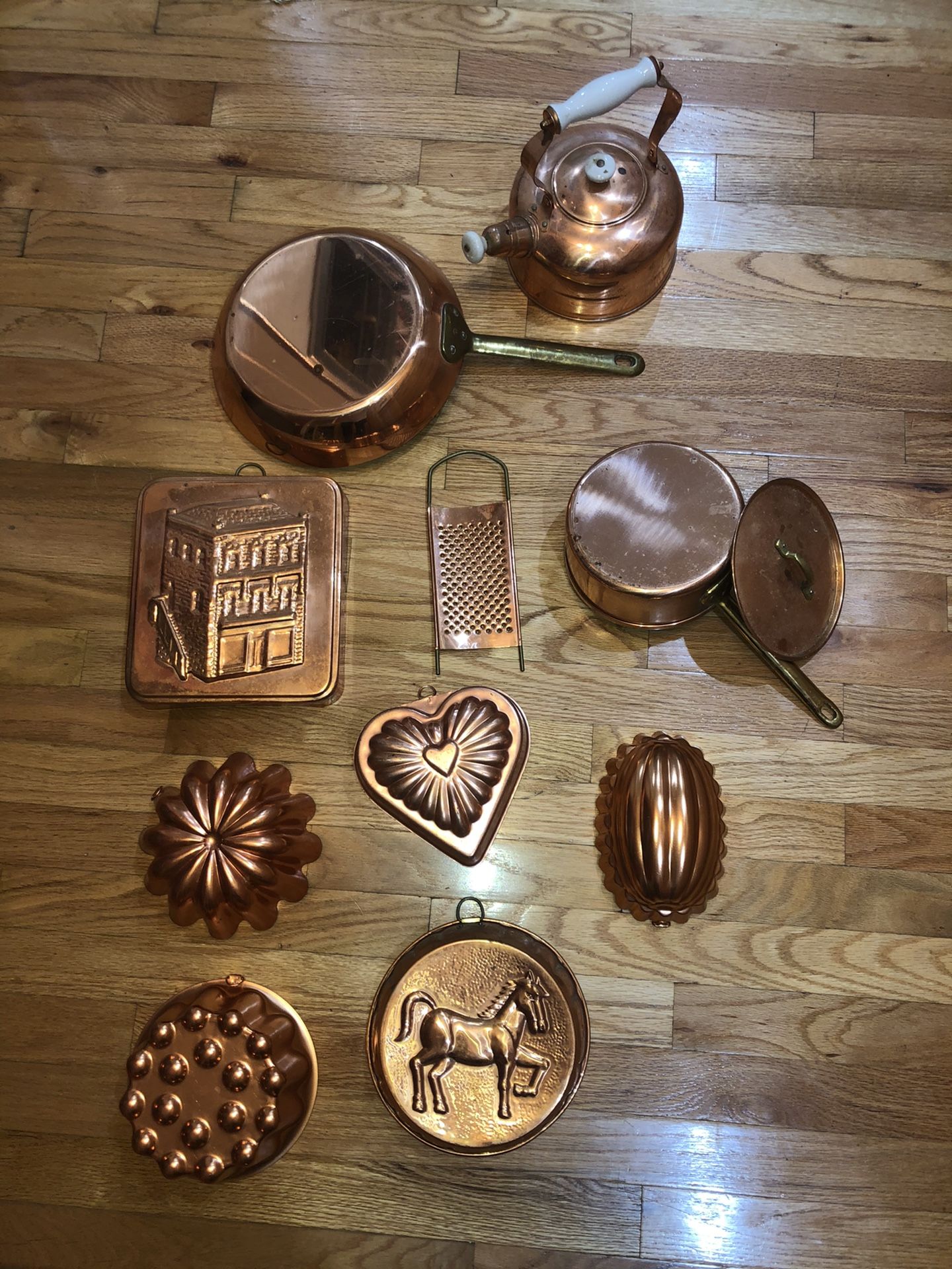 12 piece Copper Kitchenware Cooking, Baking & Decoration Set, Pot Pan Baking Bundt Cake, etc