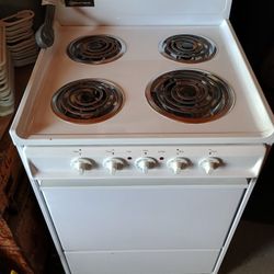 24 Inch Electric Stove Like New