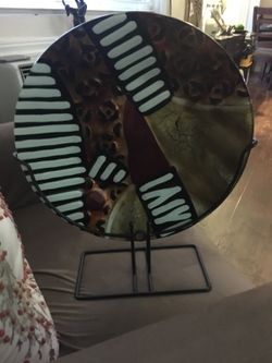Glass plate with stand