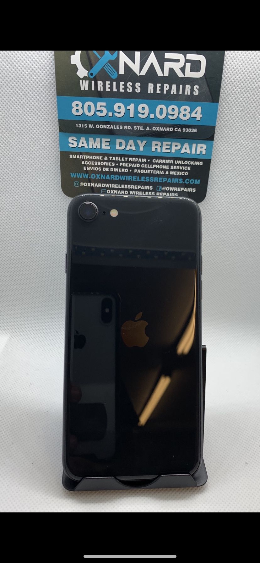 iPhoneSE 2nd Gen 64 GB Unlocked $300