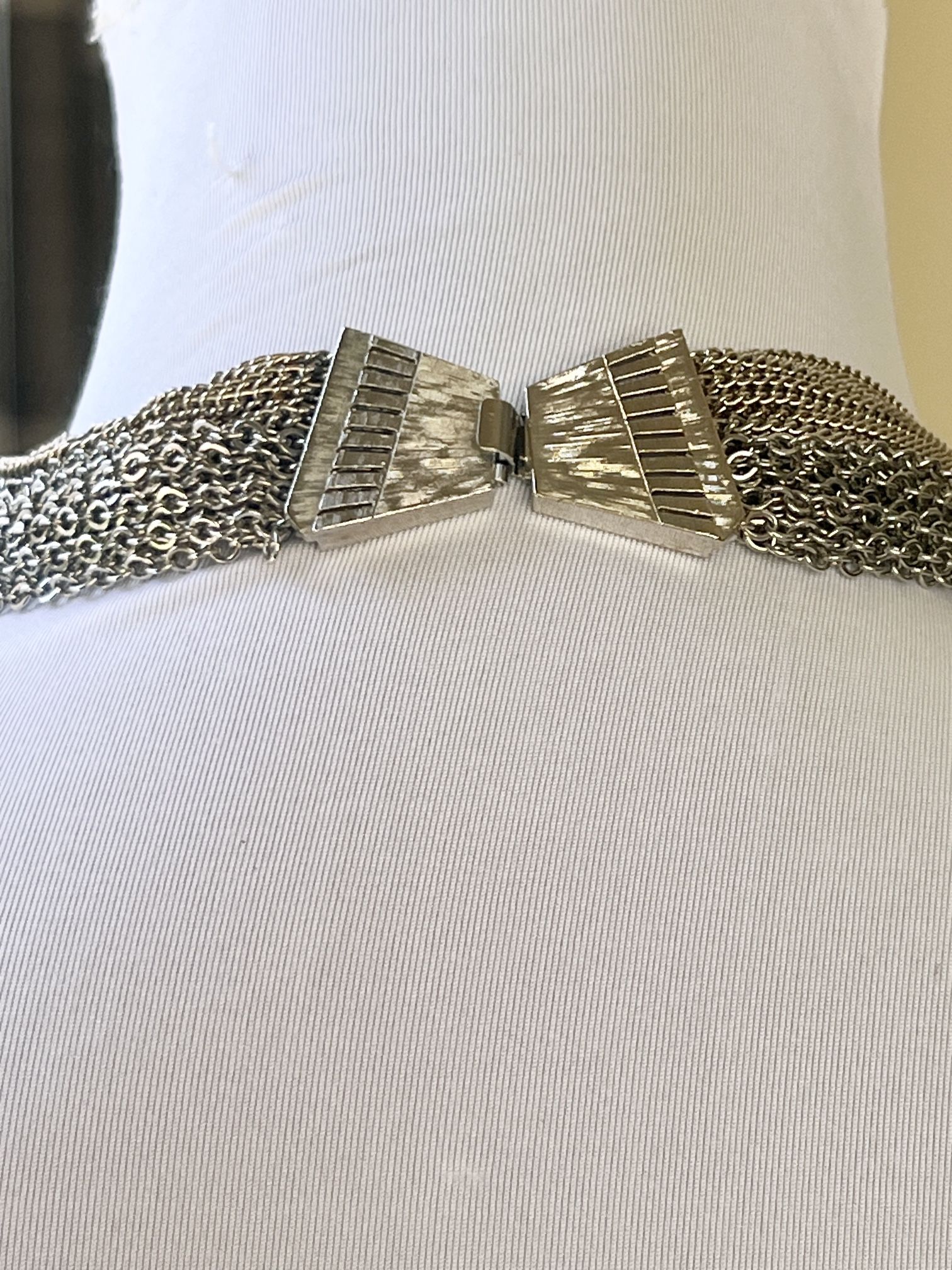 MULTI STRAND CHAIN NECKLACE TRIANGLE PYRAMID CLASP 15” CHOKER