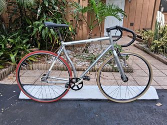 Fixie / Fixed Gear / Single Speed Bike / Bicycle