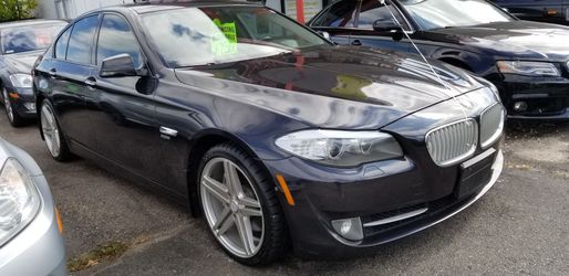 BMW 550i 5 series xDrive w/ AWD