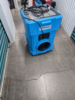 Carpet cleaning equipment