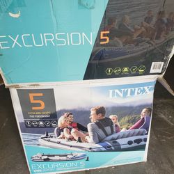 Intex Excursion 5 Seater Inflateable Boat 