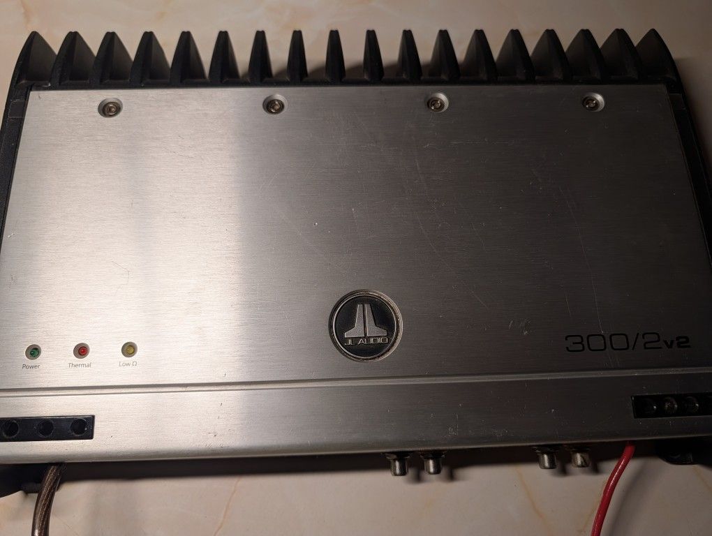 JL Audio 300/2 Amp