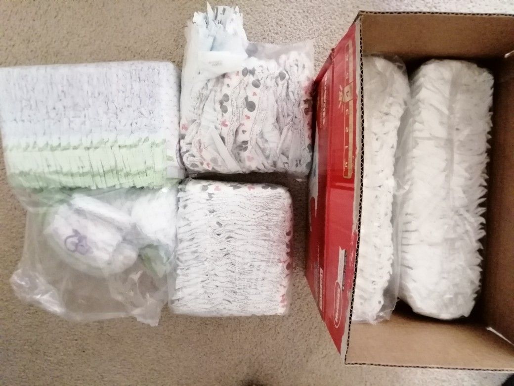 Huggies (110), Pampers (45) and luvs (40) diaper for sale, all of size 4