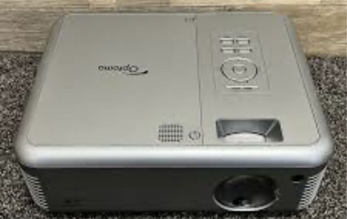 Optomo 771 Projected