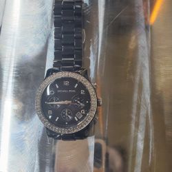 Michael Kors Ladies Black Ceramic Watch. New Japanese Battery.
