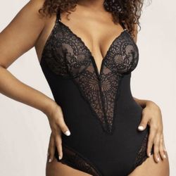 Popilush Plunge Neckline Bodysuit  Size 2XL  Retails $59