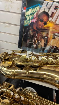 Gold Lacquer Alto Saxophone