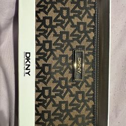 Dkny wallet