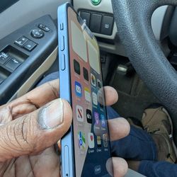 Apple iPhone 12 128GB Unlocked in Very Good Condition. 