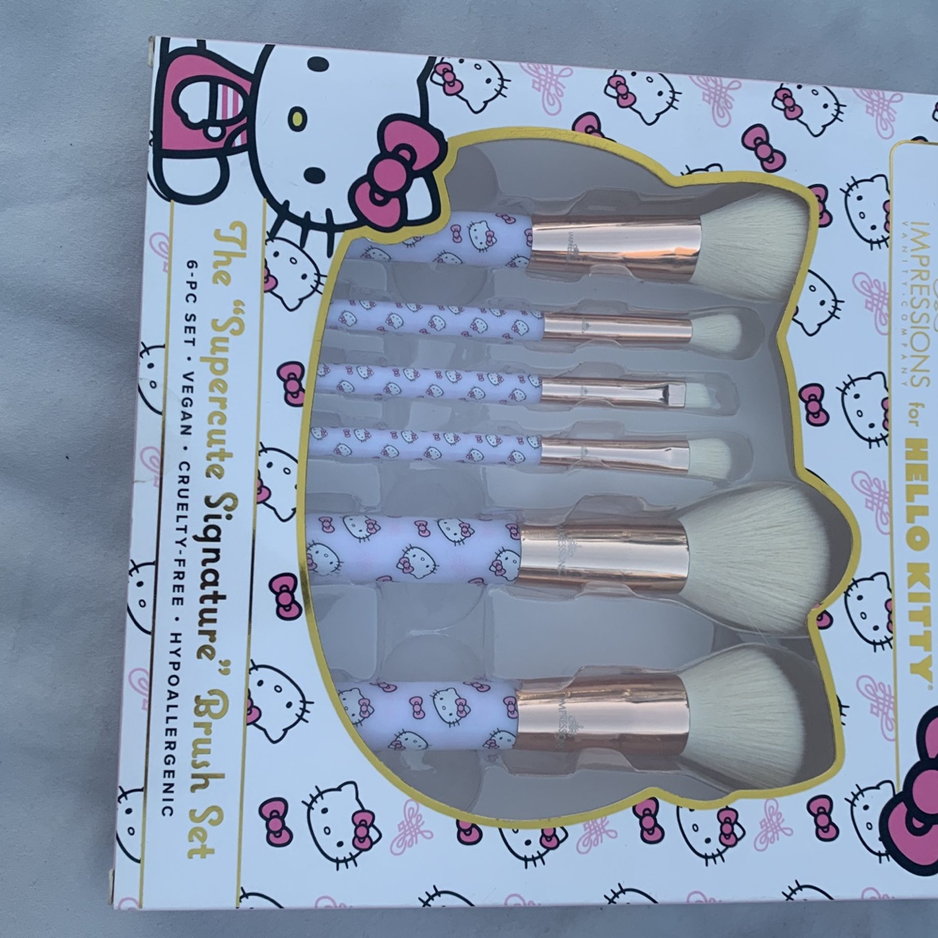 Hello Kitty Makeup Brushes 