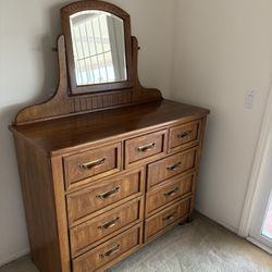 Solid Oak Dresser with Mirror – 9 Drawers