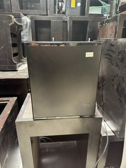 Mini Fridge 