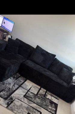 Boneless l shaped couch good condition used