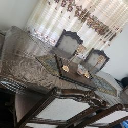 Dining table 8 seater