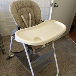 FREE High Chair Graco Slim Snacker