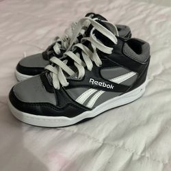 Boys Sneakers Size 11