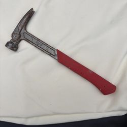 Milwaukee 48‑22‑9022 22 oz Milled Face Framing Hammer – Bare Tool