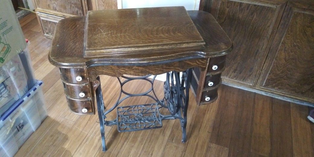 New Royal Antique Sewing Table