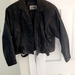 WOMEN'S LEATHER JACKET 