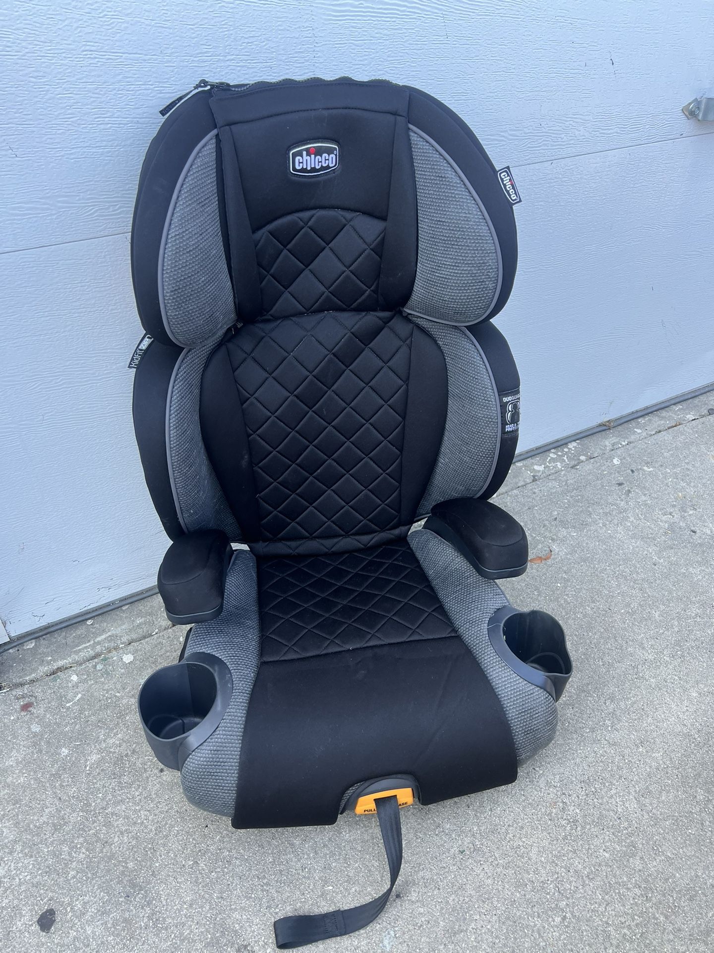 CHICCO BOOSTER SEAT