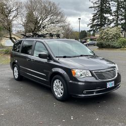 2016 Chrysler Town & Country