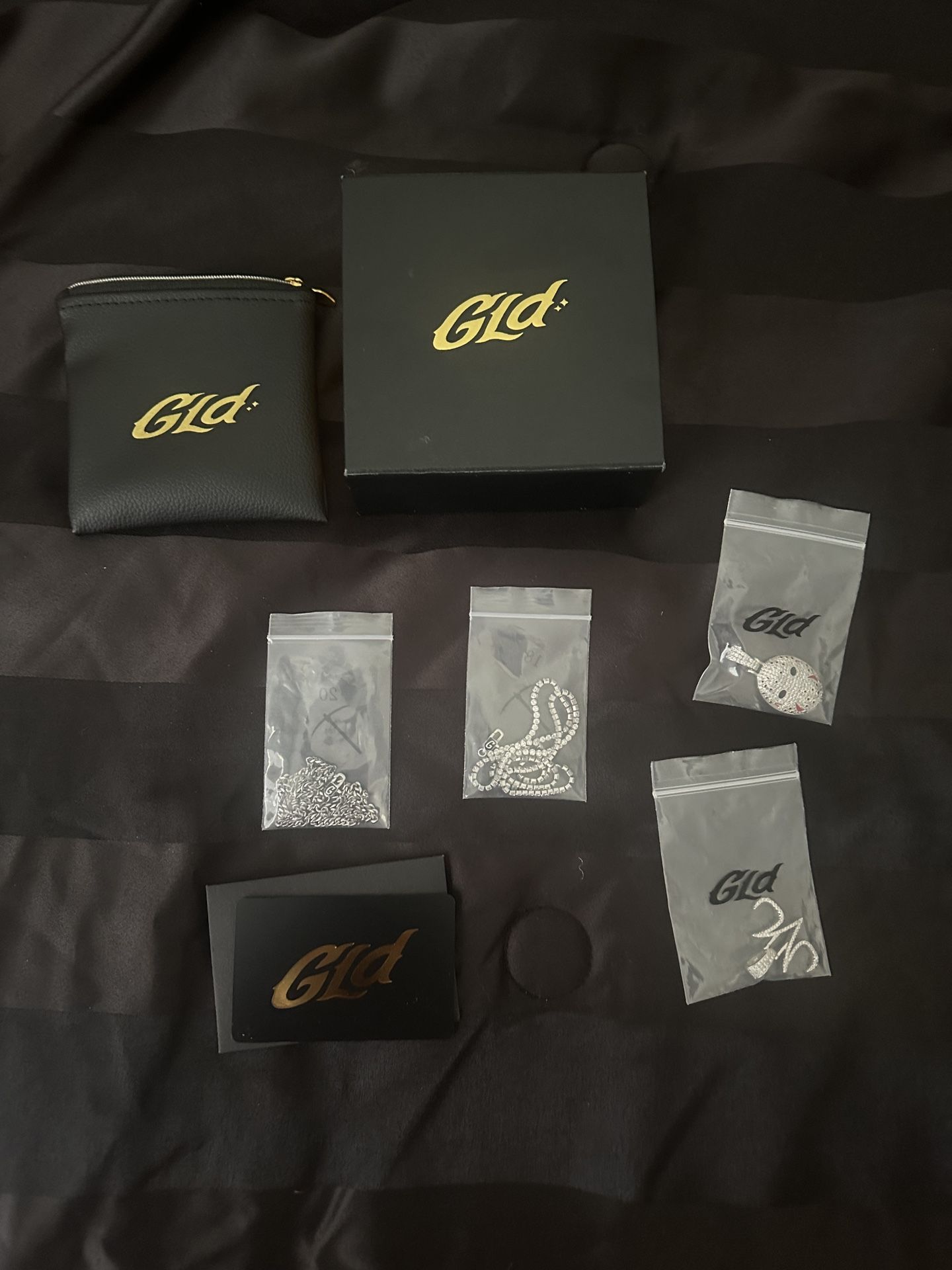 GLD Chains And Pendants