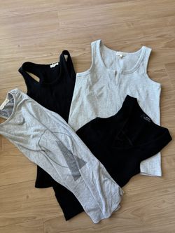 Woman’s 4 Tank Tops Size S