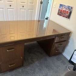 Free Large Presidential Desk 