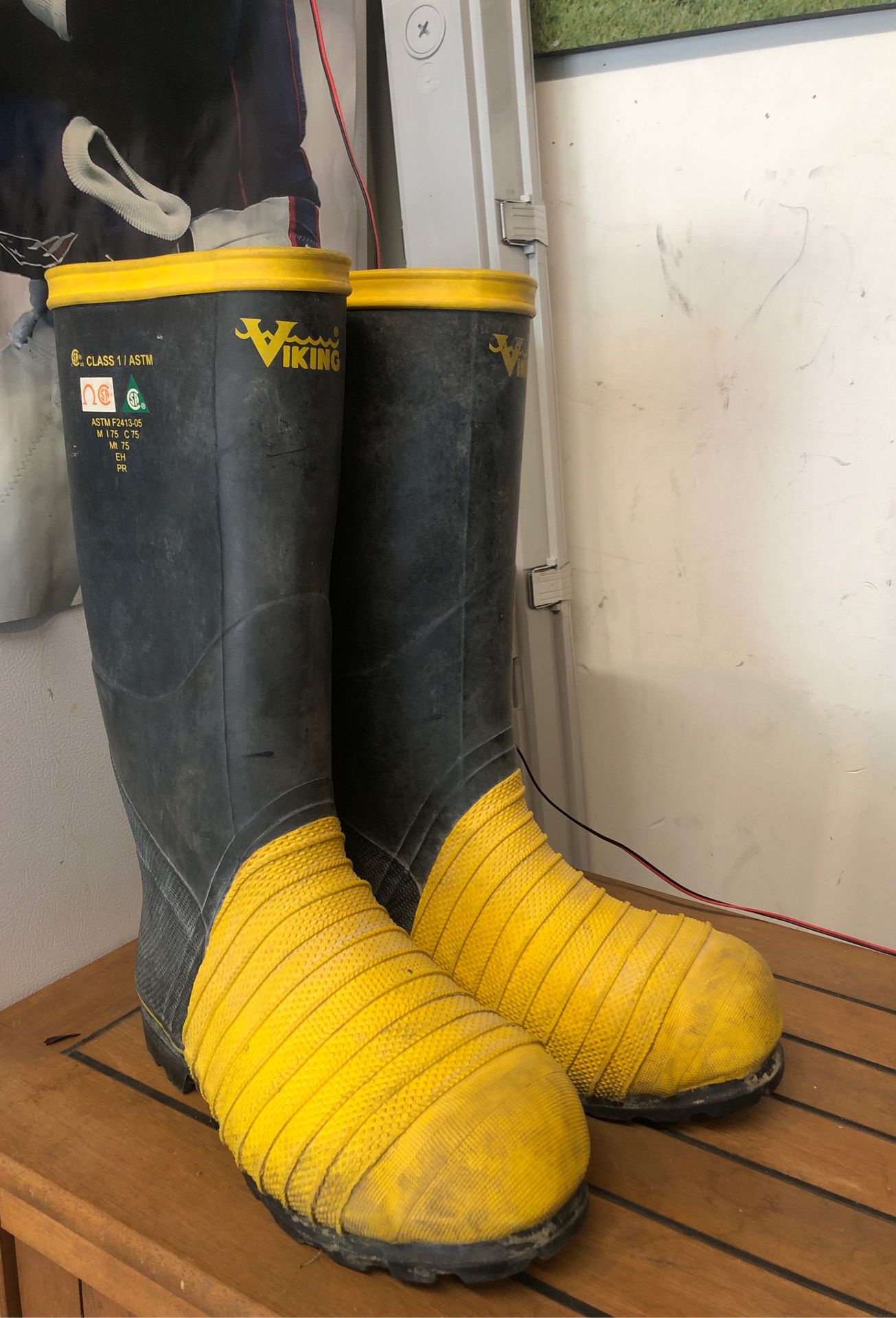 Viking steel toe rubber boots
