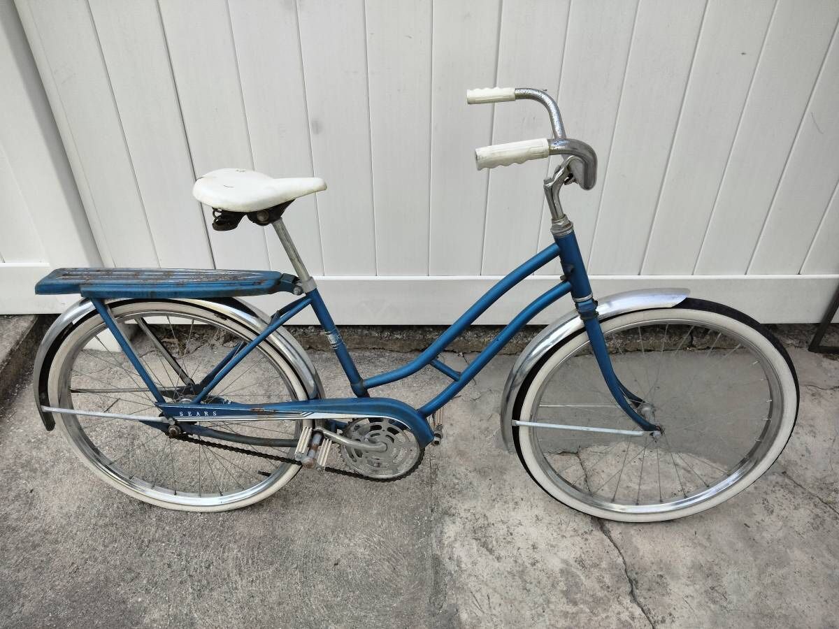 Vintage 1970s Sears Womens Beach Cruiser Bicycle Old School Chrome Fenders Bike Spaceliner