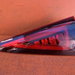 2020 - 2023 MERCEDES BENZ GLE350 GLE450 RIGHT PASSENGER INNER TAIL LIGHT OEM 