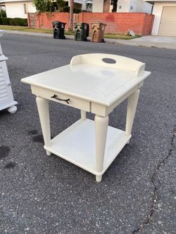 Side end table