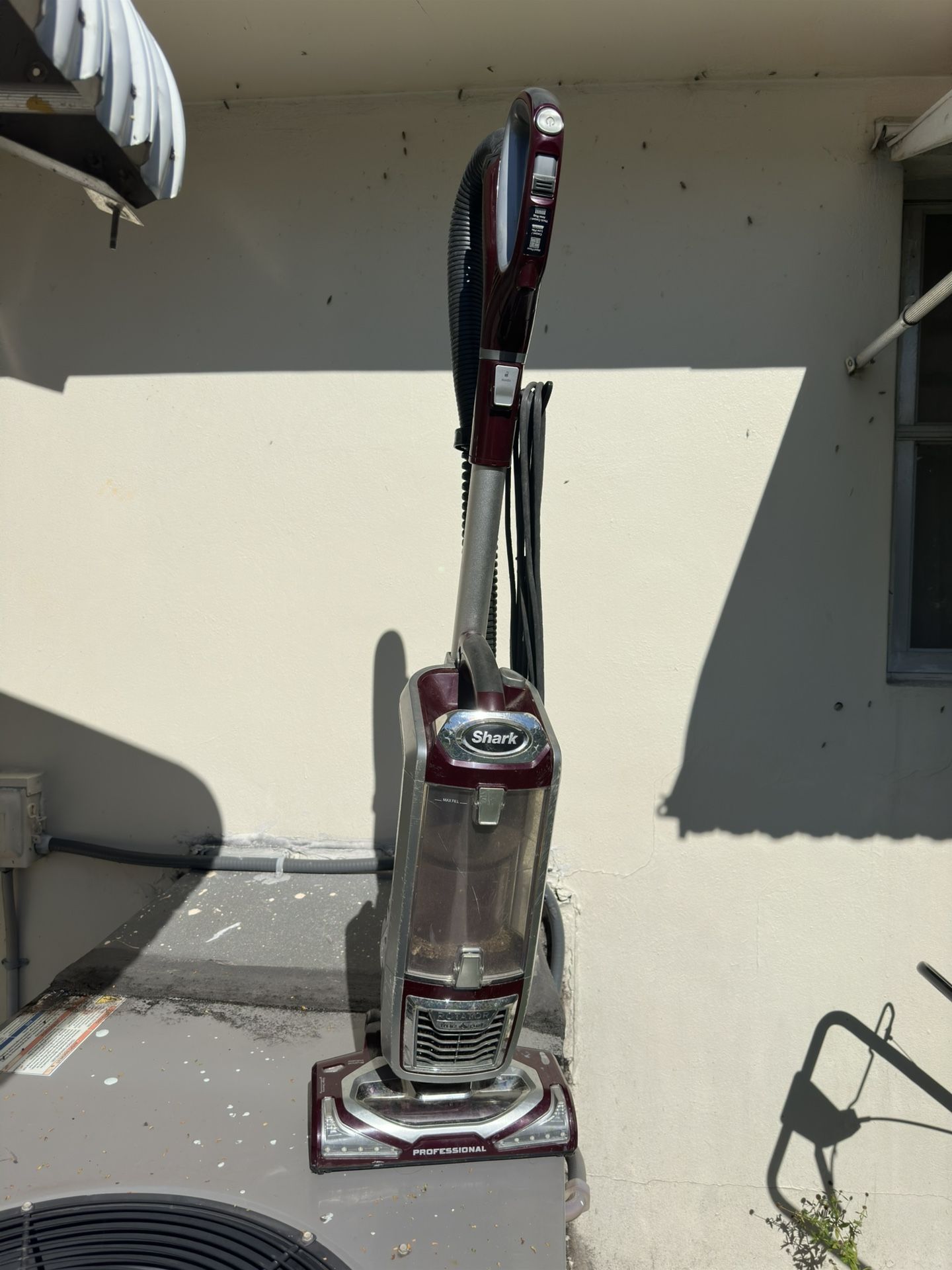 Shark Navigator Swivel Pro Upright Vacuum