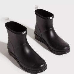 **BRAND NEW IN BOX MICHAEL KORS MAC RAIN BOOTS**