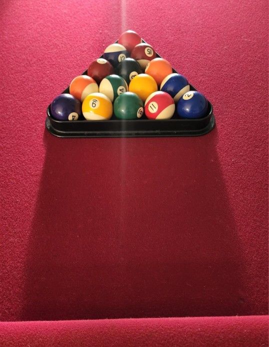 POOL TABLE W STICKS