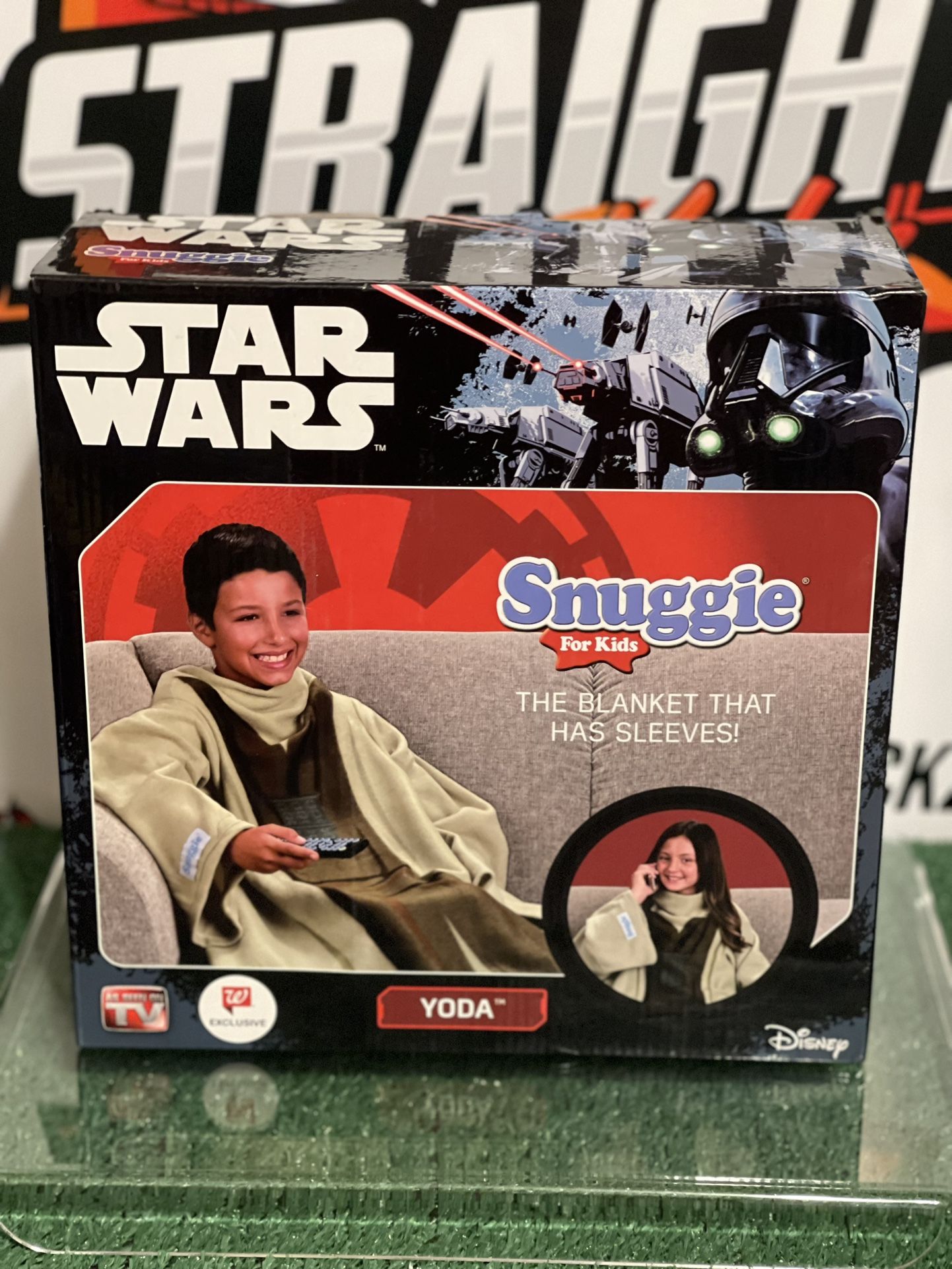 Star Wars Yoda Snuggie Blanket Lounge Robe With Sleeves 54”x 42” Jedi Brand New !!